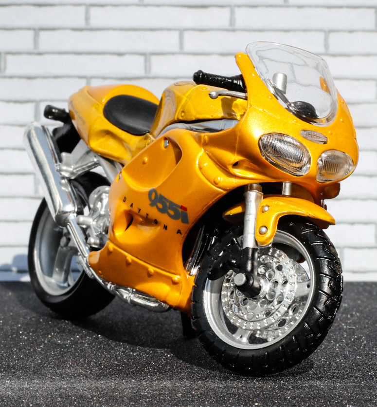 Maisto Triumph Daytona 955i